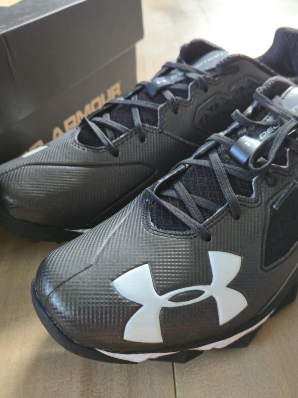 Under Armour Deception Charged Men's Trainer Shoes Black/White Size 11 NEW